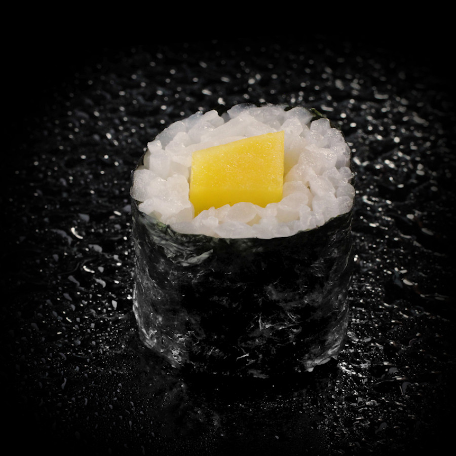 Хосомаки манго